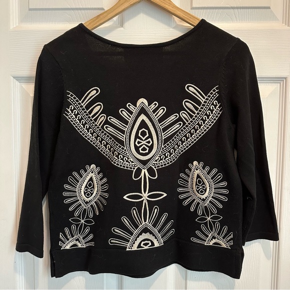 Embroidered Top - Picture 2 of 4